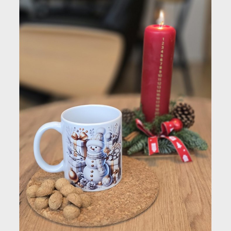 Hvid snemand med gaver